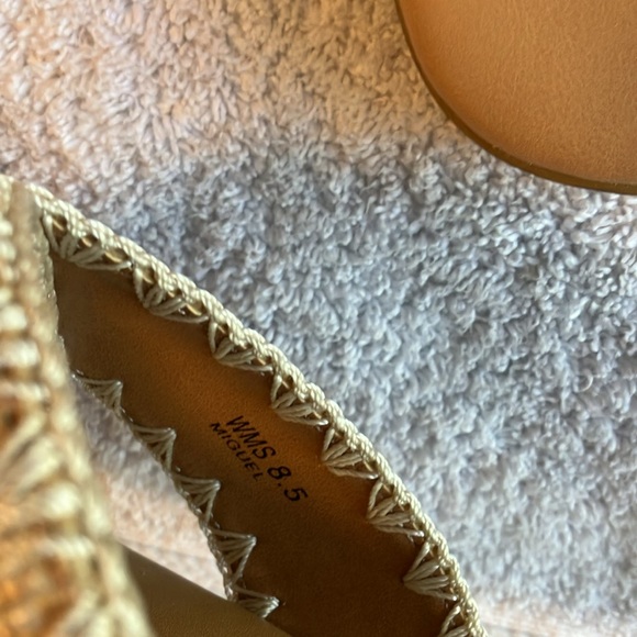 Dolce Vita Miguel raffia crisscross sandals - Picture 2 of 8